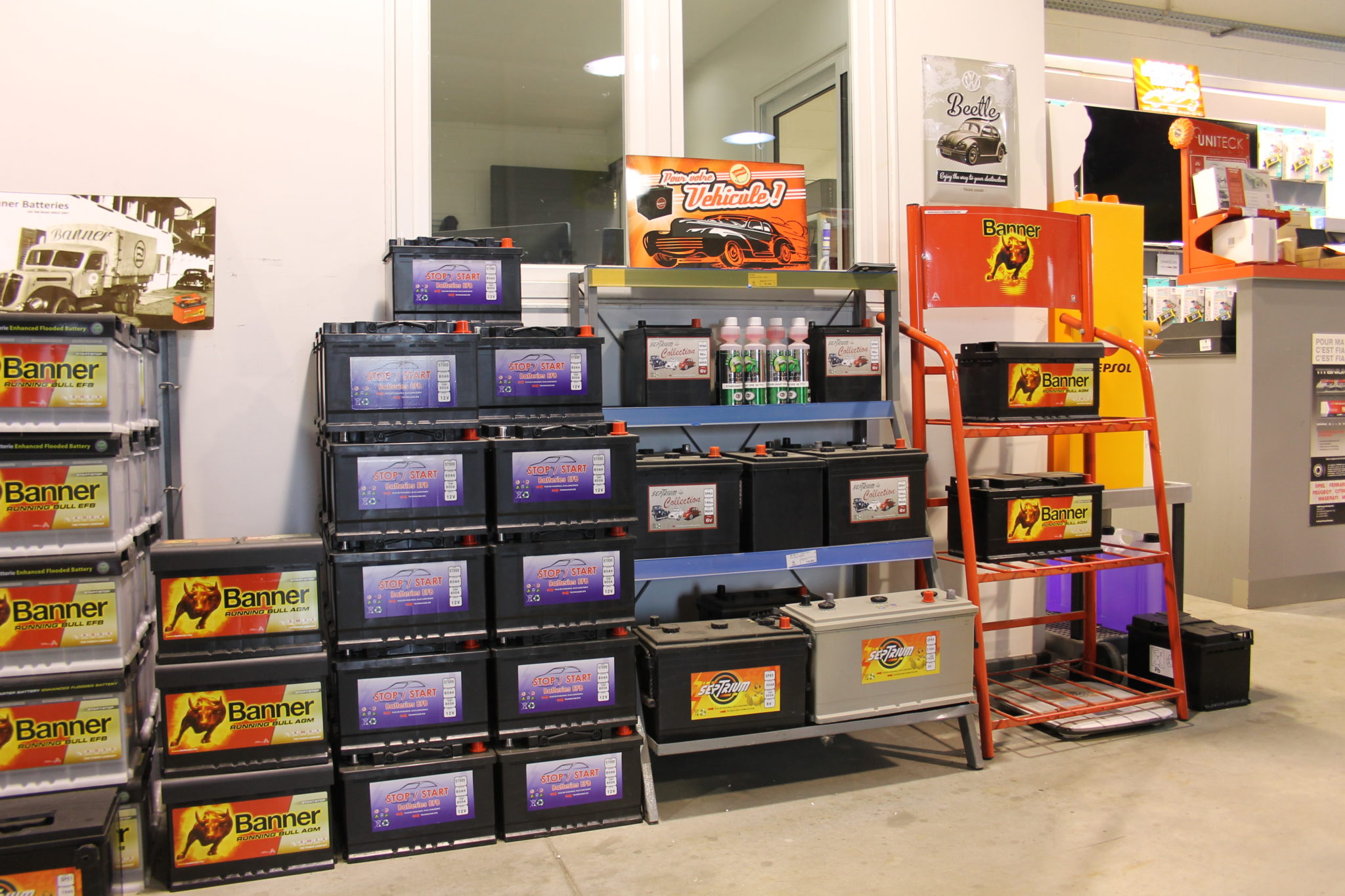 Direct Batteries voitures, motos, scooters, poids lourds... Autographe